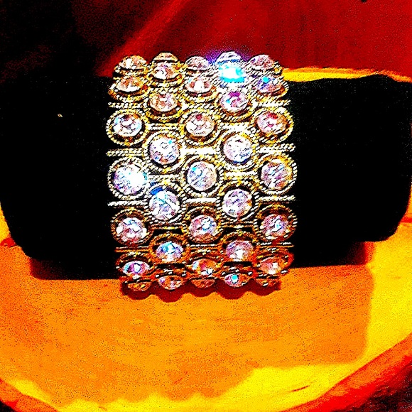 Crystal and Yellow Gold Evening Stretch Bracelet - Picture 1 of 2